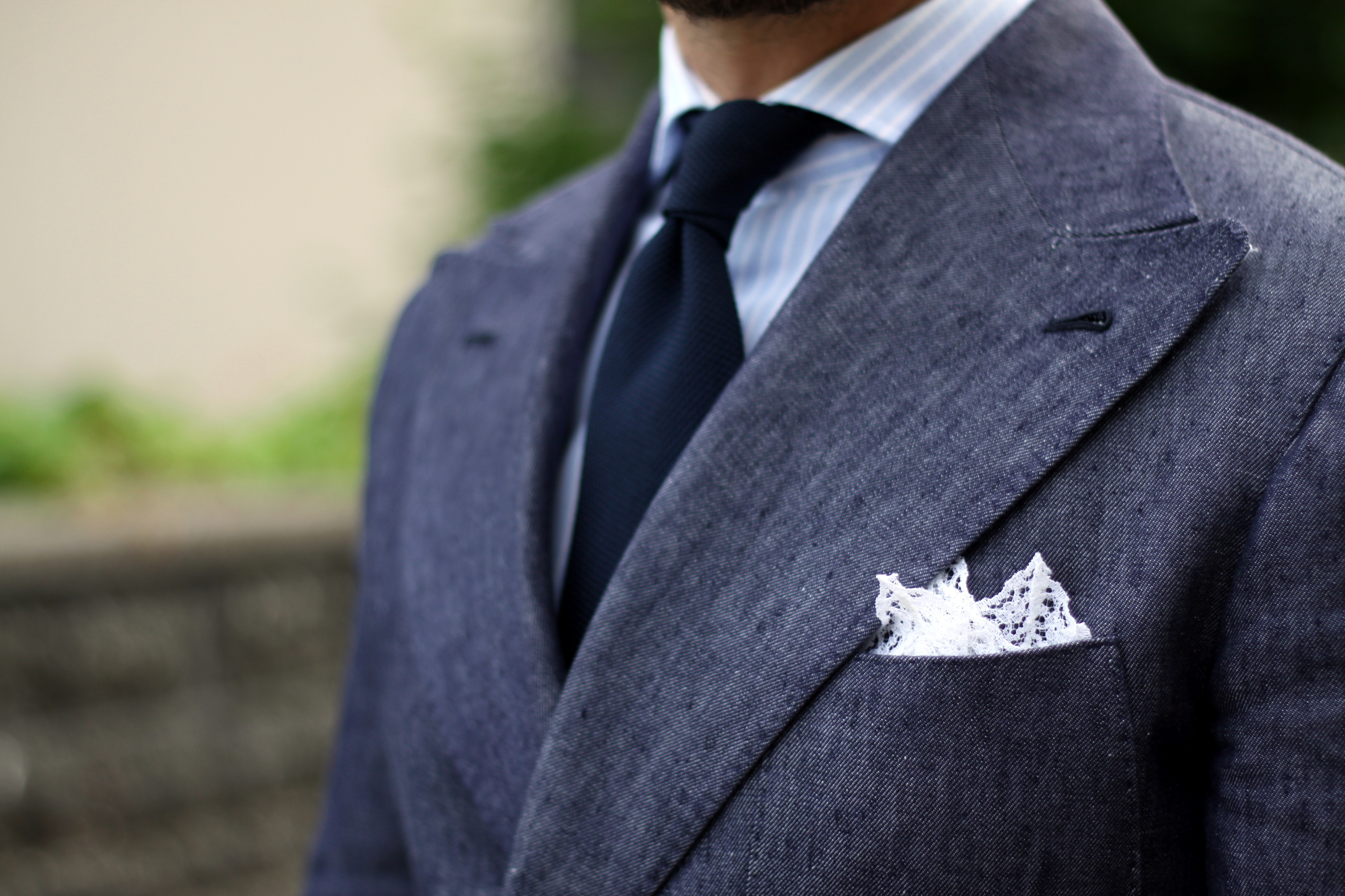 Indigo-linen-blazer-with-blue-tie-e14687